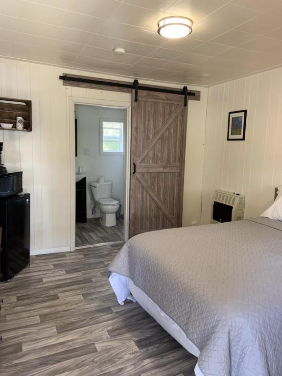 Pine Creek & Campsites Acampamento *